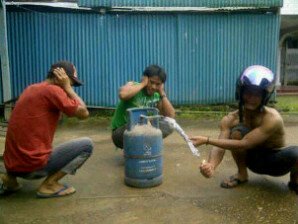 207568_10151002543993051_2136917174_n