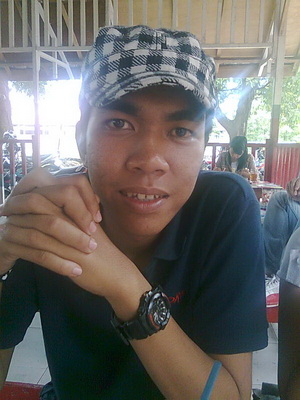 Waktu dikantin kampus neh :D